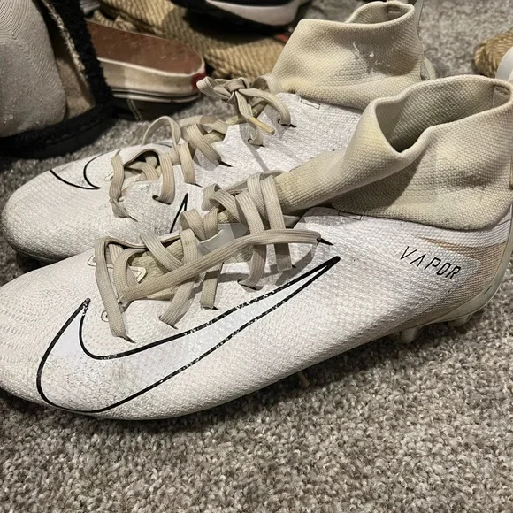 Nike Football Cleats - Picture 3 of 3